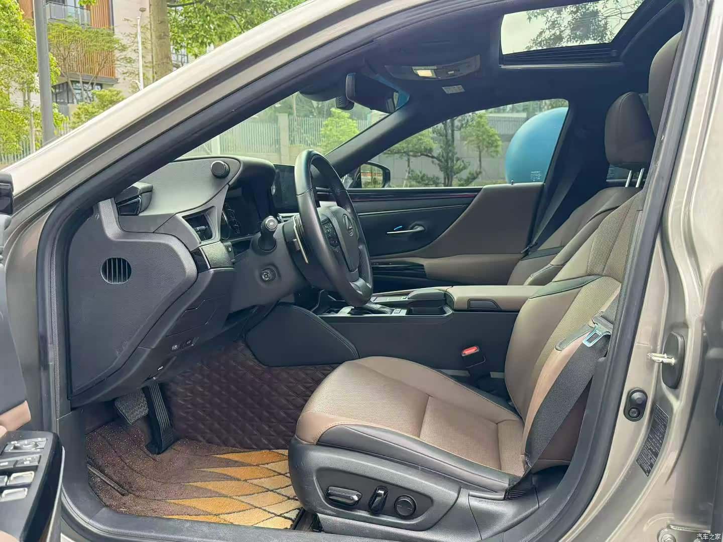 Lexus ES, 2022 4