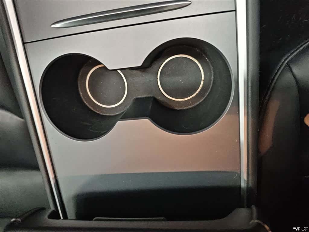 Tesla Model Y, 2024 9
