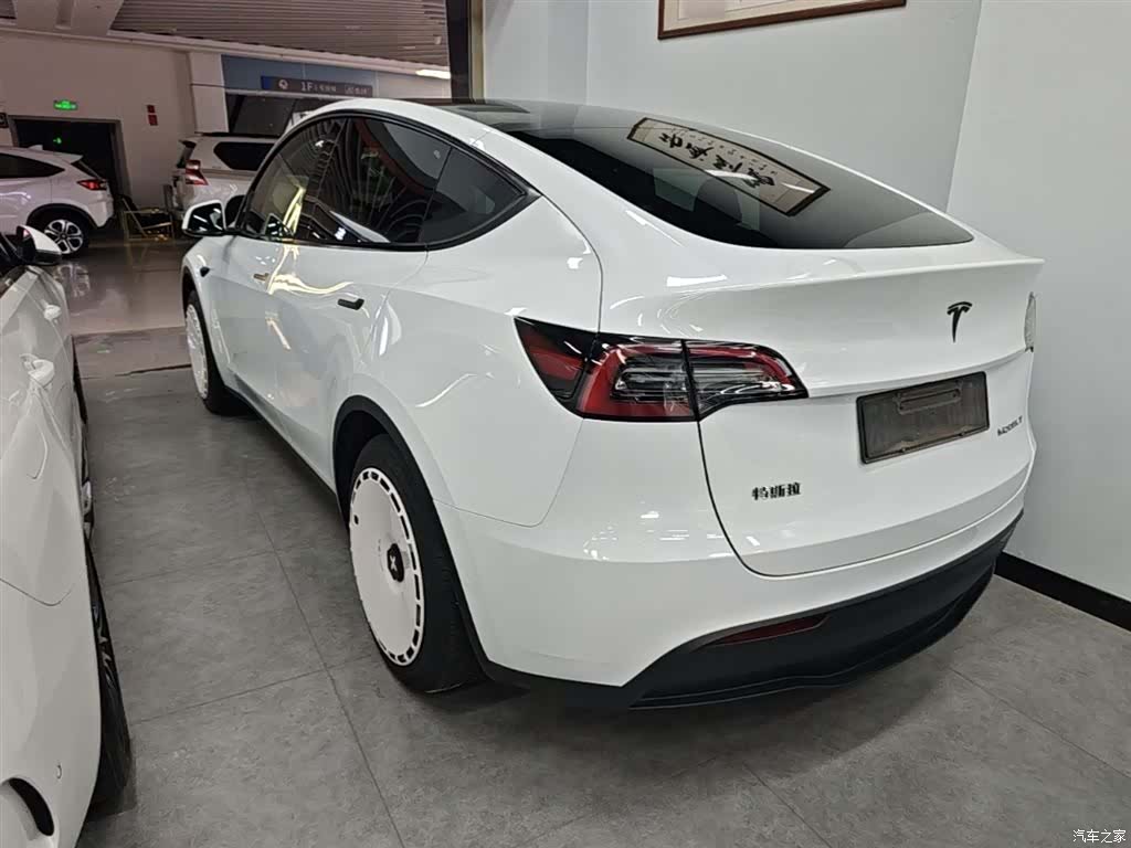 Tesla Model Y, 2024 все фото