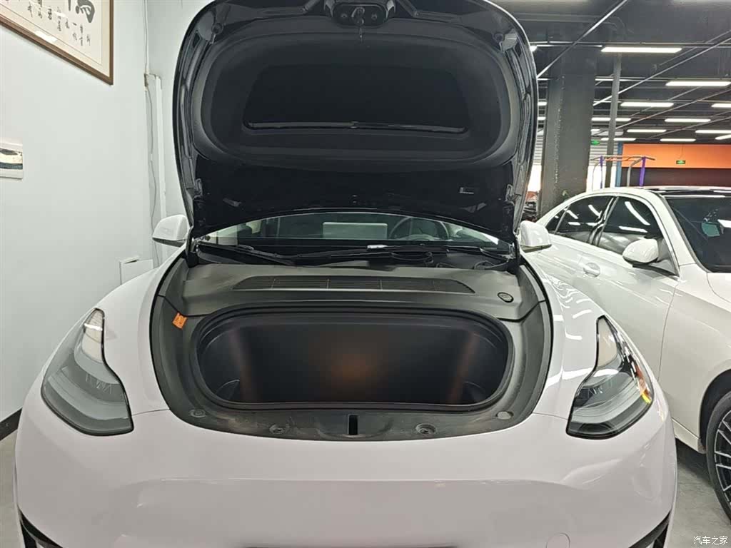 Tesla Model Y, 2024 20
