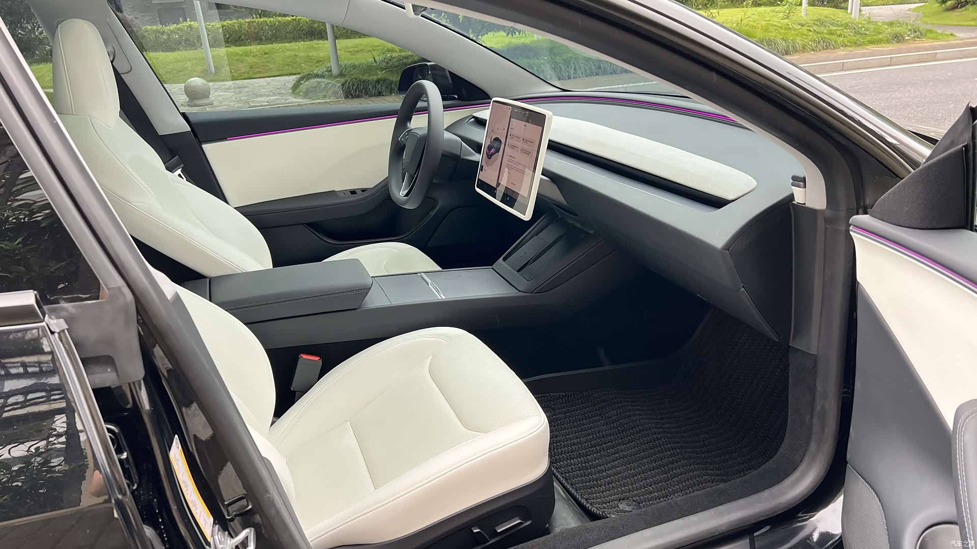Tesla Model 3, 2026 17
