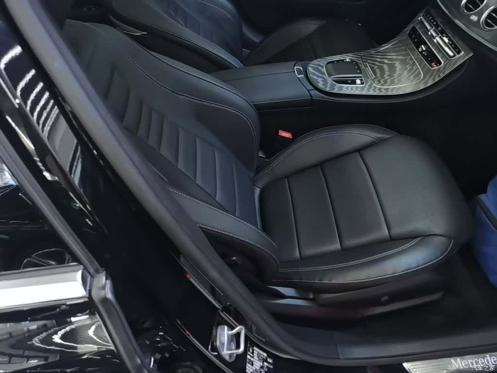 Mercedes-Benz E-Class, 2022 25