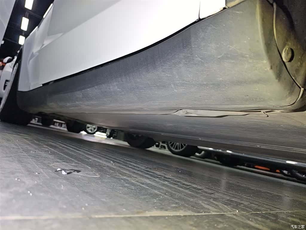 Tesla Model Y, 2024 21