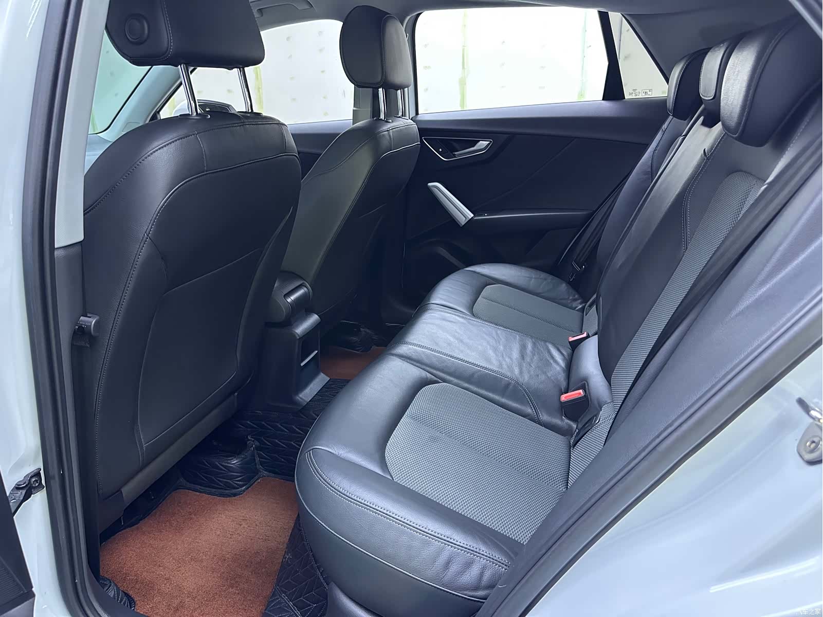 Audi Q2L, 2019 9