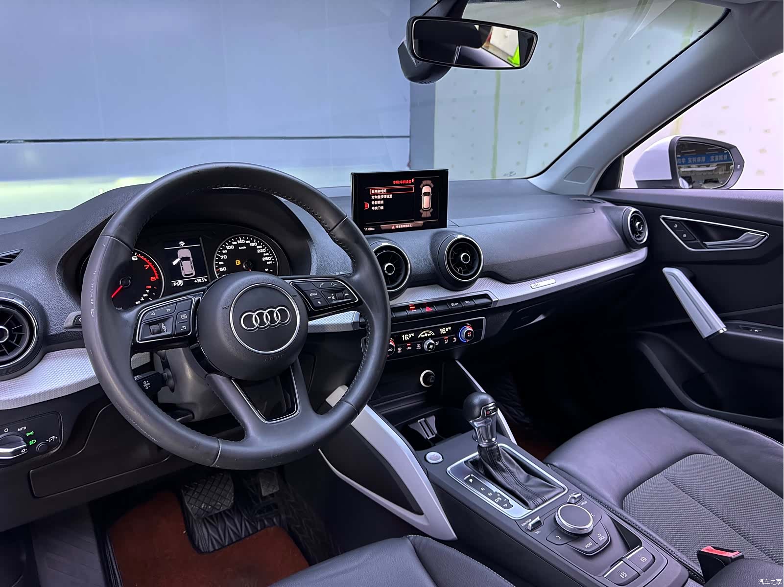 Audi Q2L, 2019 10