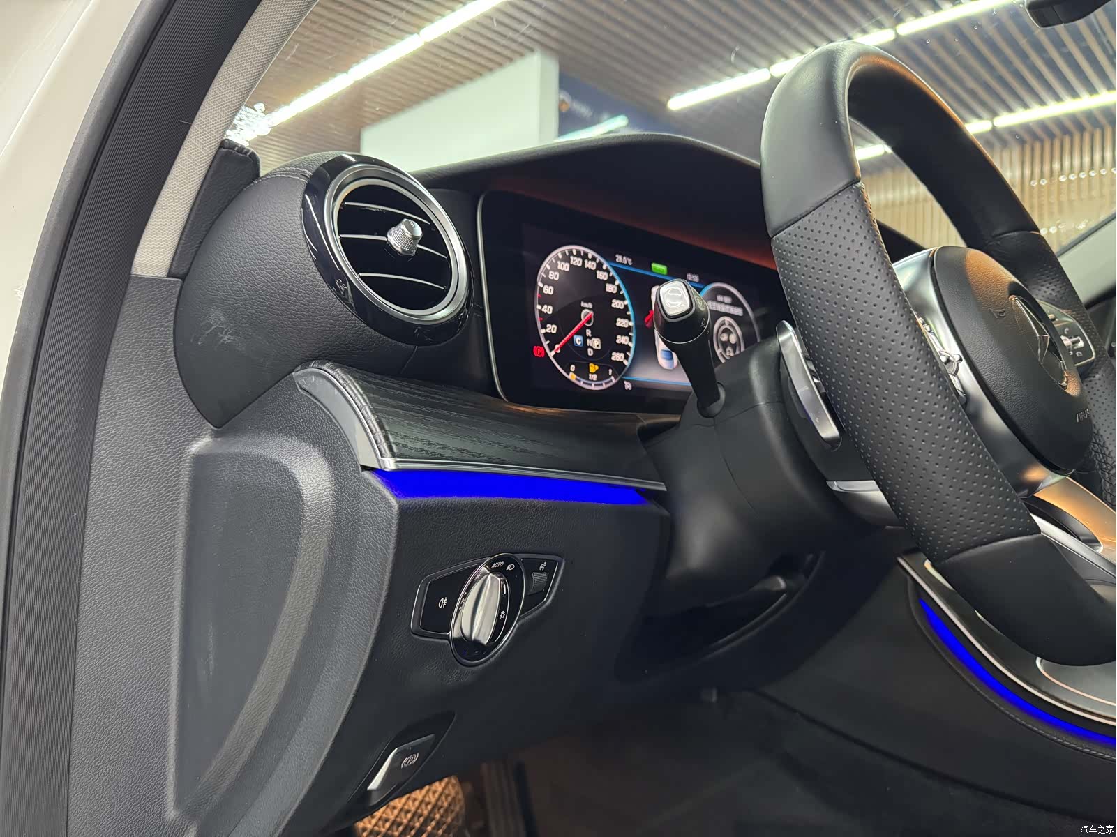Mercedes-Benz E-Class, 2019 6