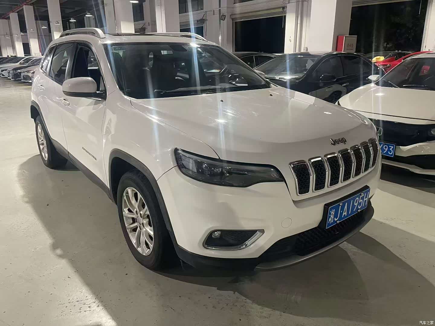 Jeep Cherokee, 2020 3