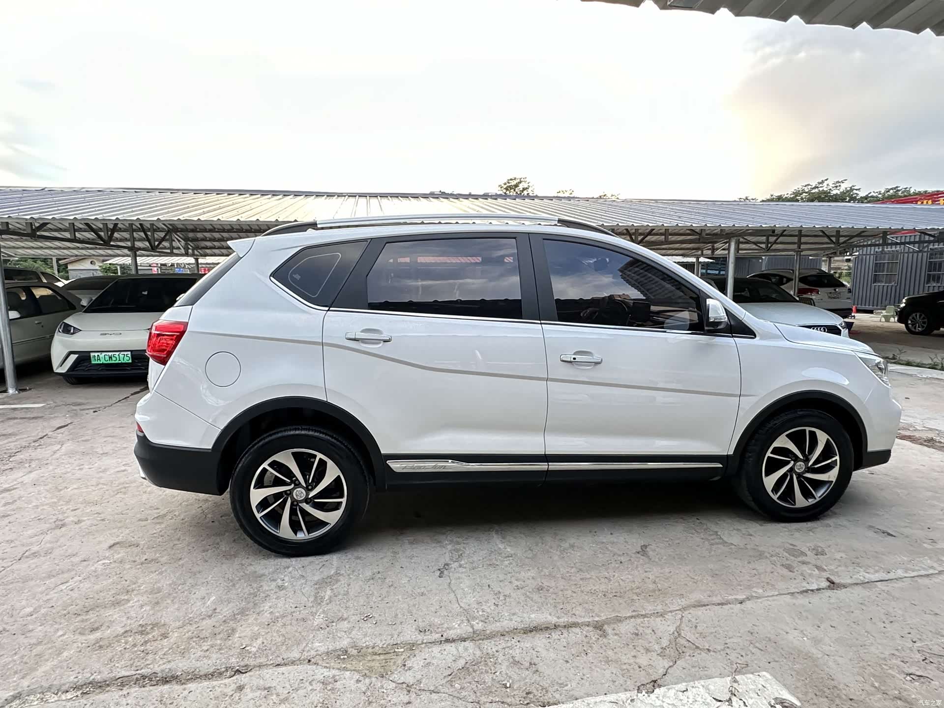 Wuling 560, 2018 11