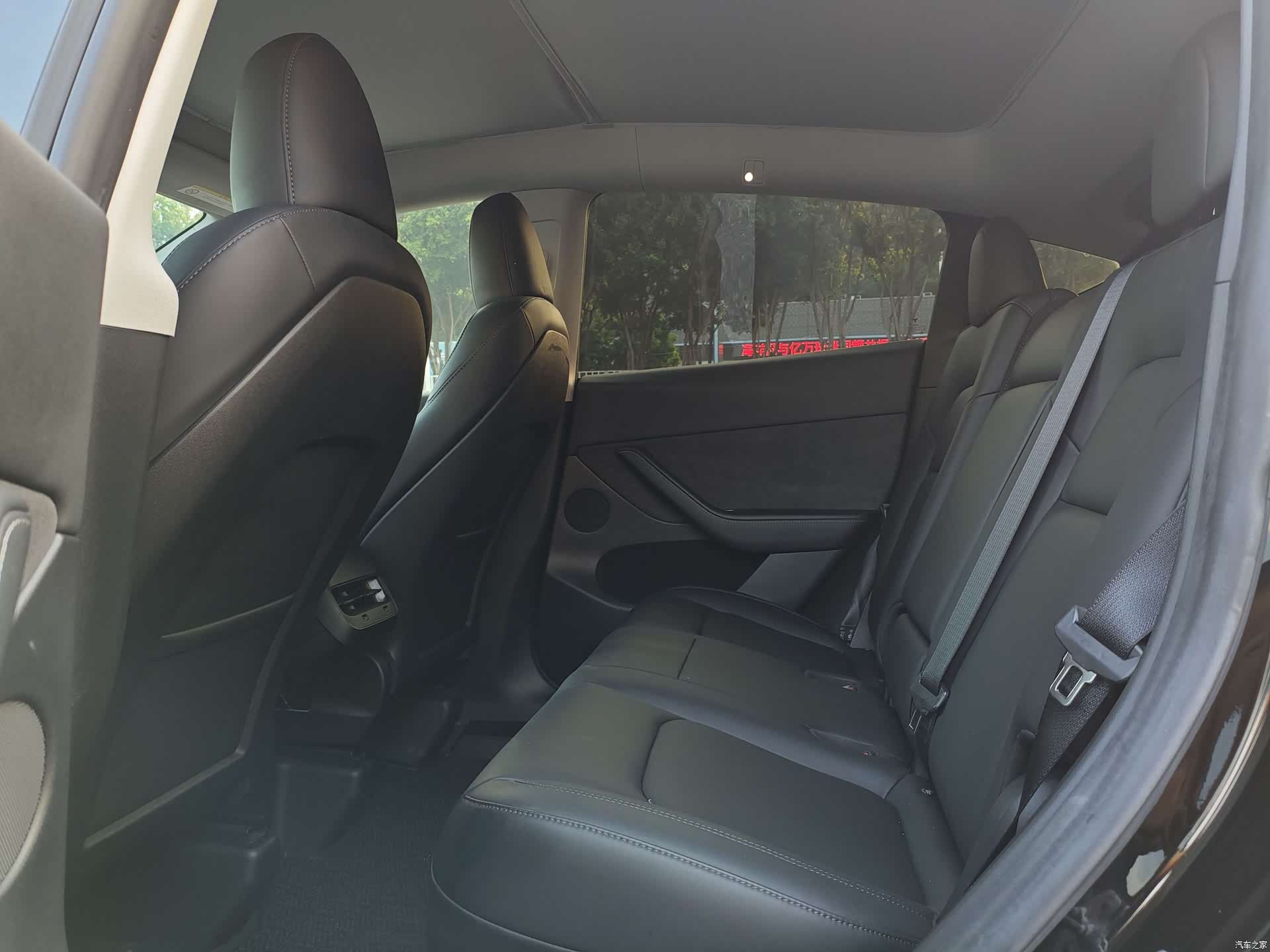 Tesla Model Y, 2022 7
