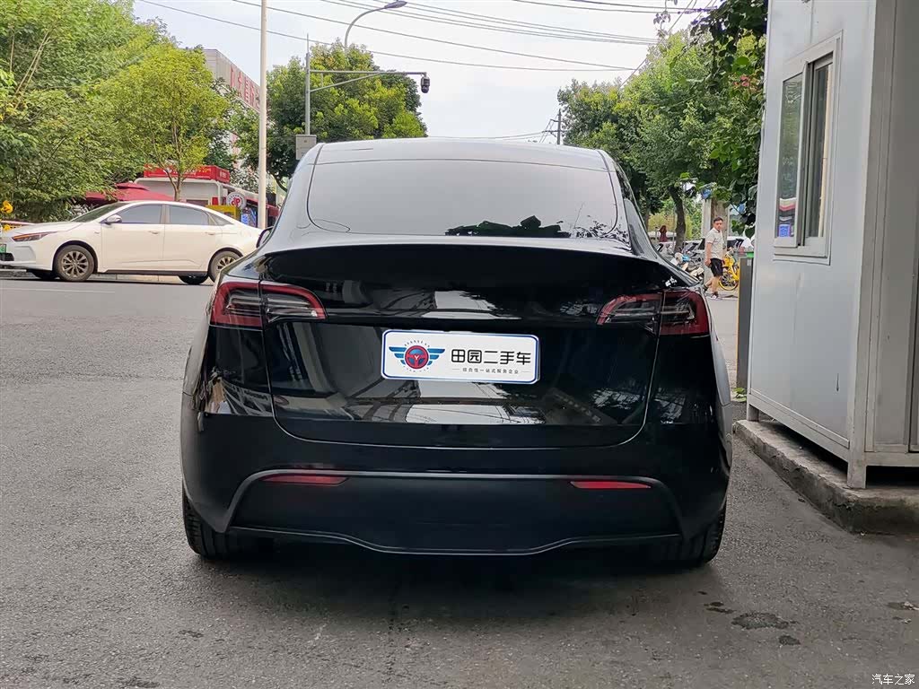 Tesla Model Y, 2023 все фото