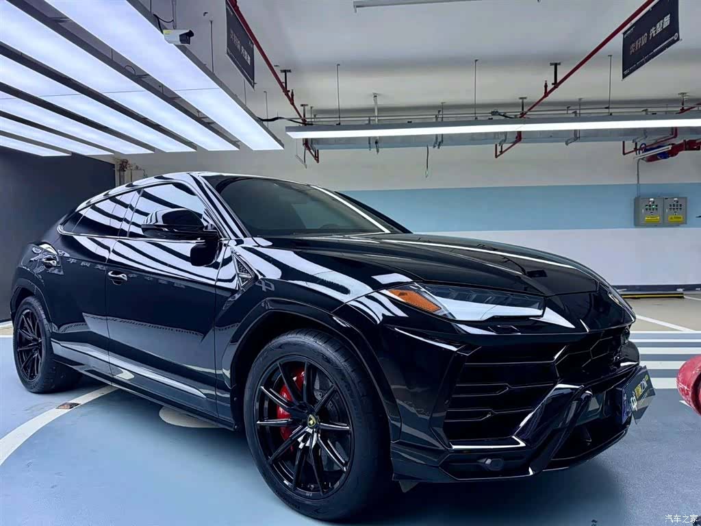 Lamborghini Urus, 2020 все фото