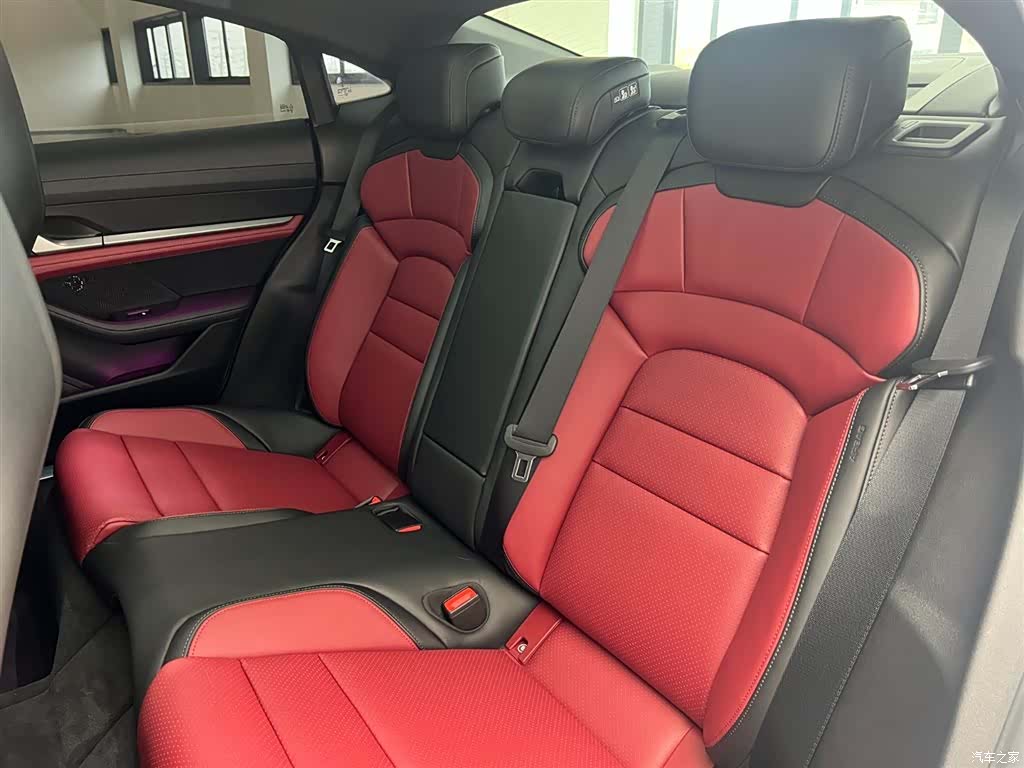 Porsche Taycan, 2026 14