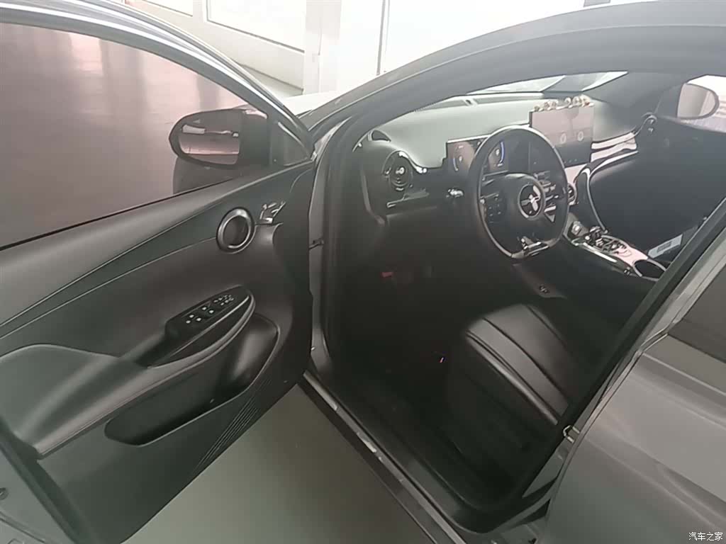 BYD E2, 2024 16