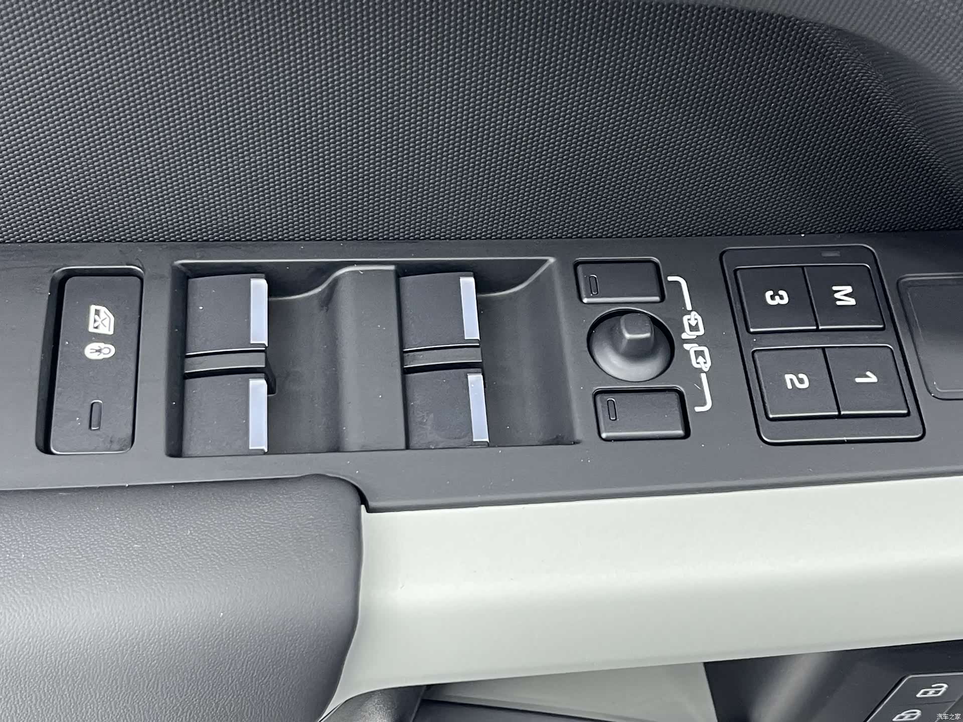 Land Rover Defender, 2024 16