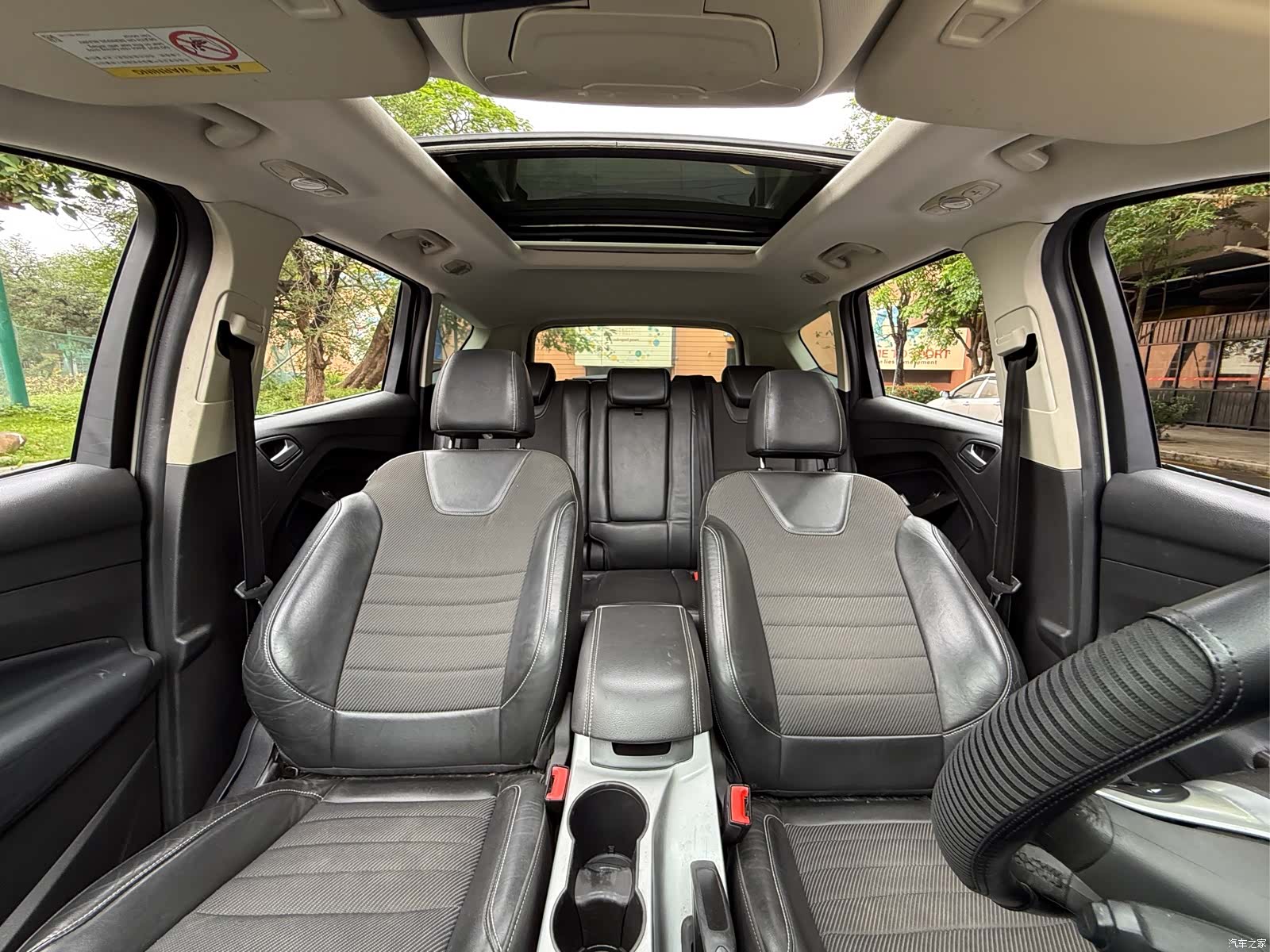 Ford Kuga, 2016 10