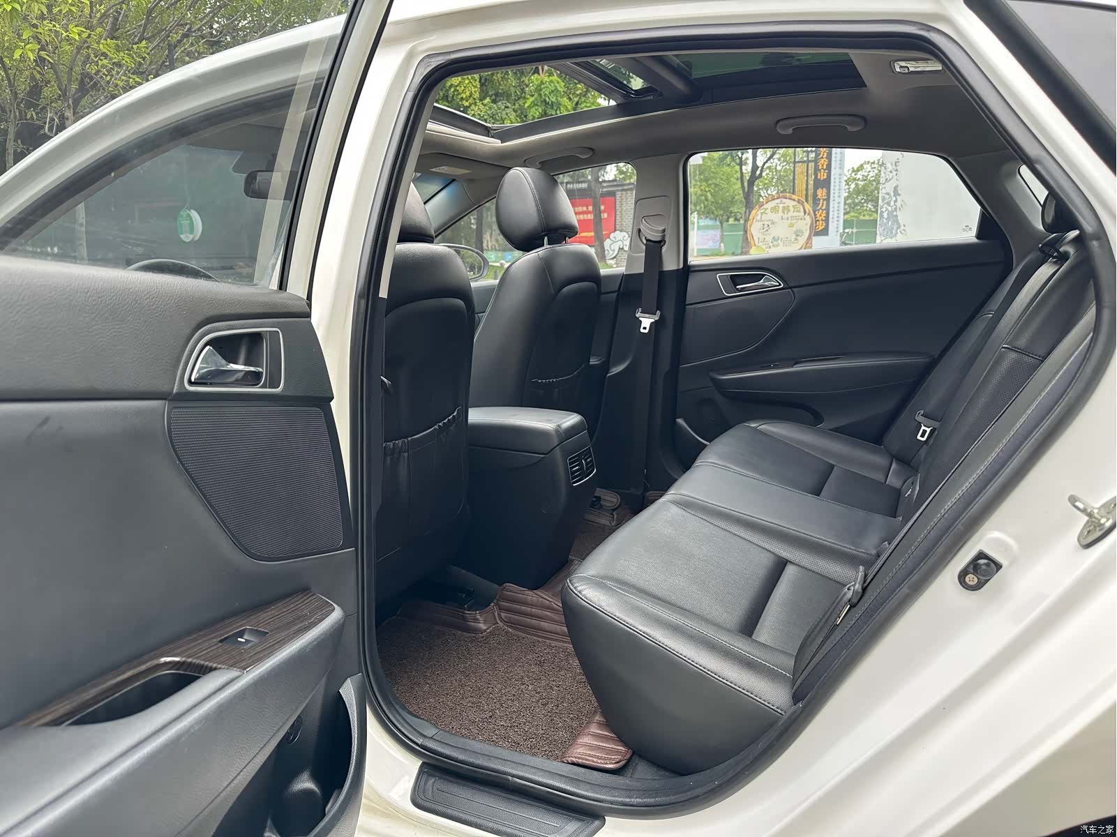 Hyundai GLS, 2016 6