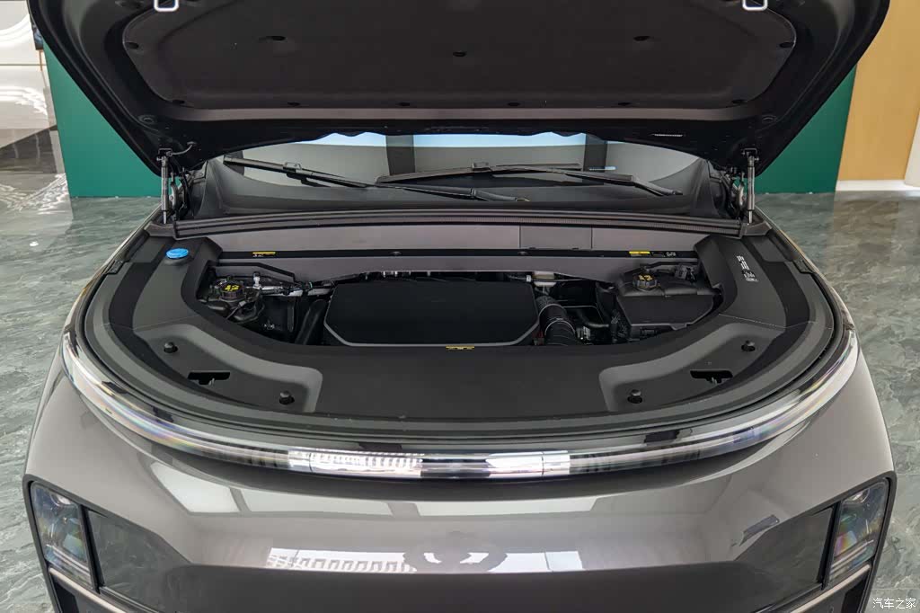 Li Auto L9, 2025 все фото