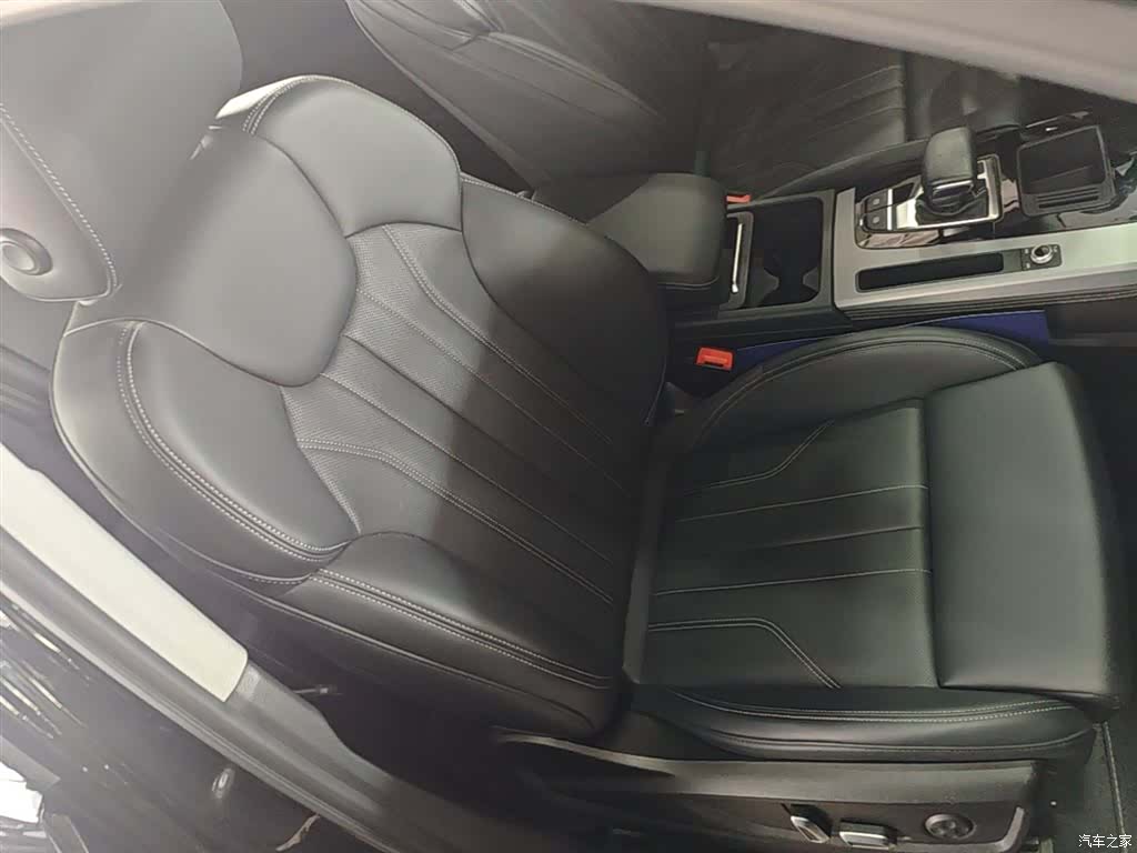 Audi Q5L, 2024 25