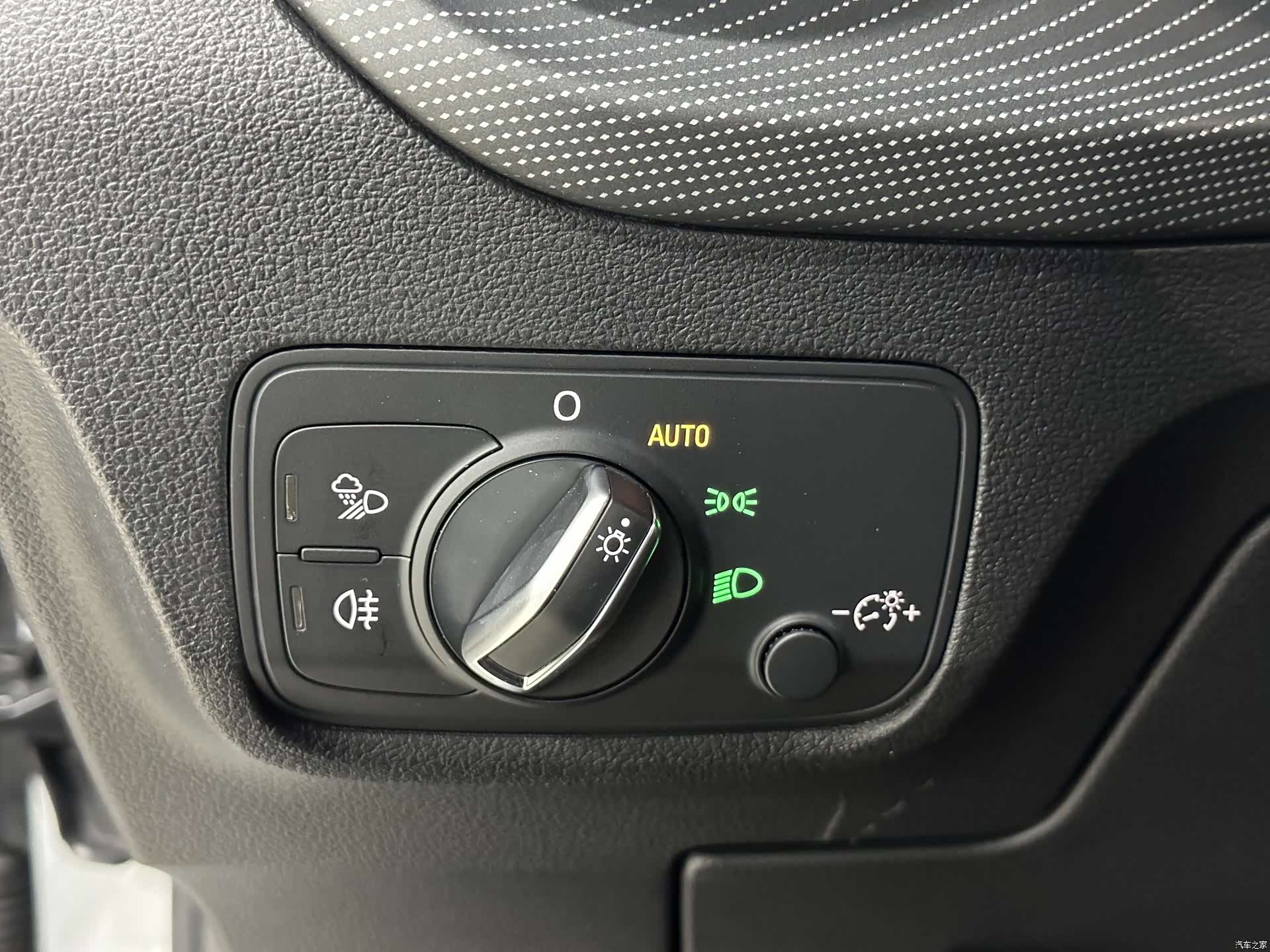 Audi Q2L, 2020 31