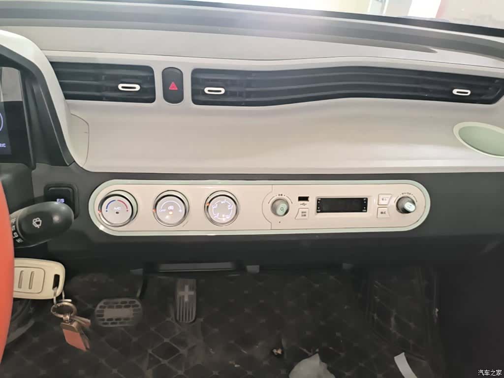 Wuling MINIEV, 2021 13
