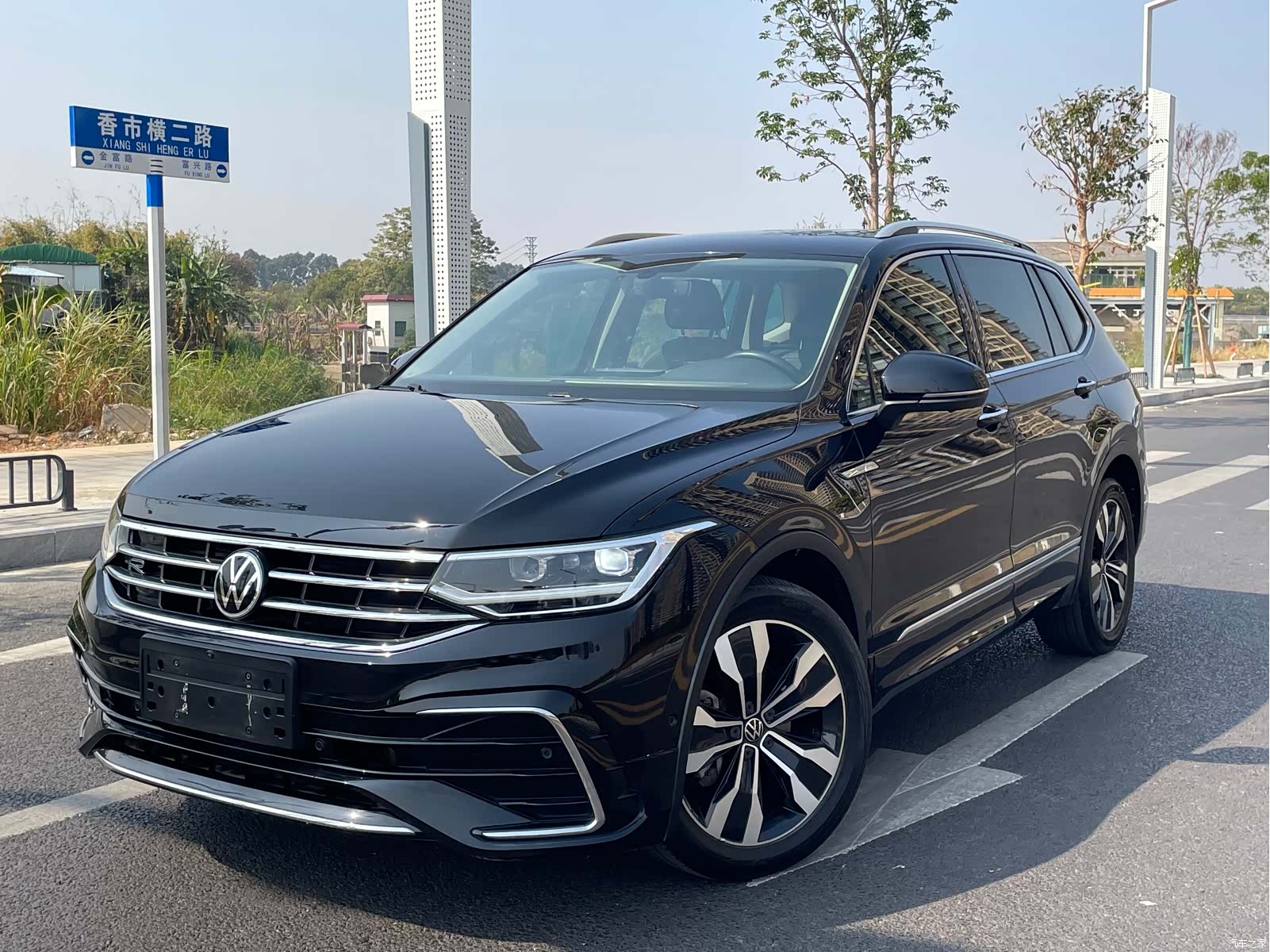 Volkswagen Tiguan L, 2021 1