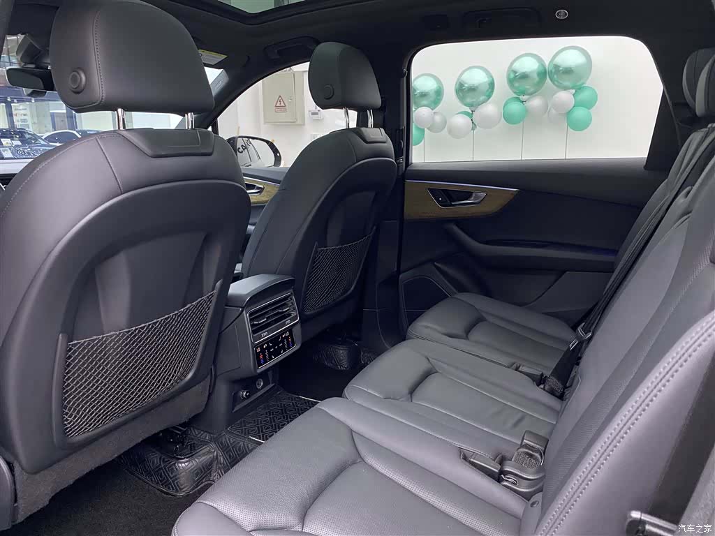 Audi Q7, 2022 6