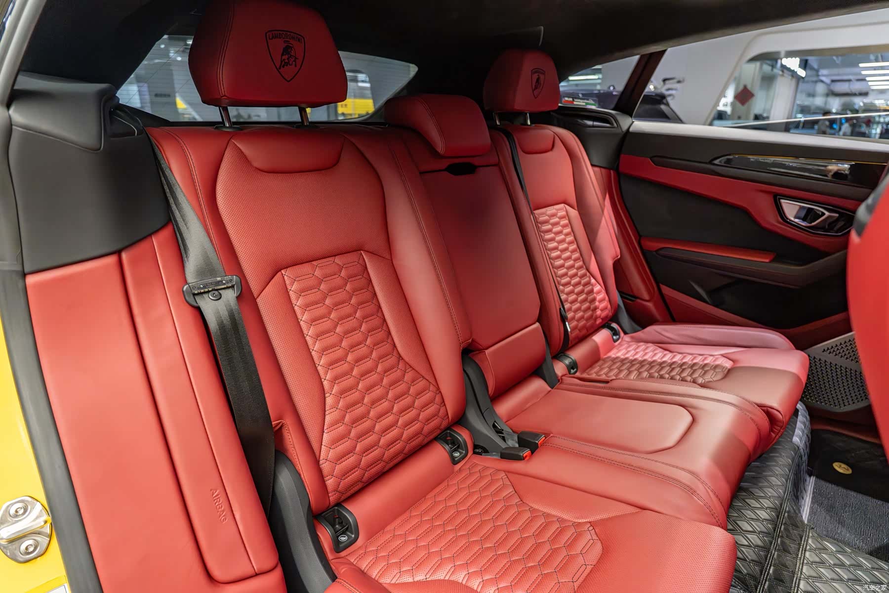 Lamborghini Urus, 2022 10