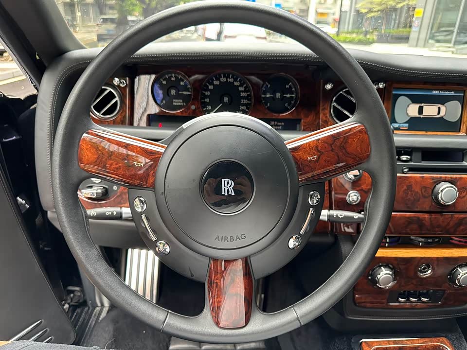 Rolls-Royce Phantom