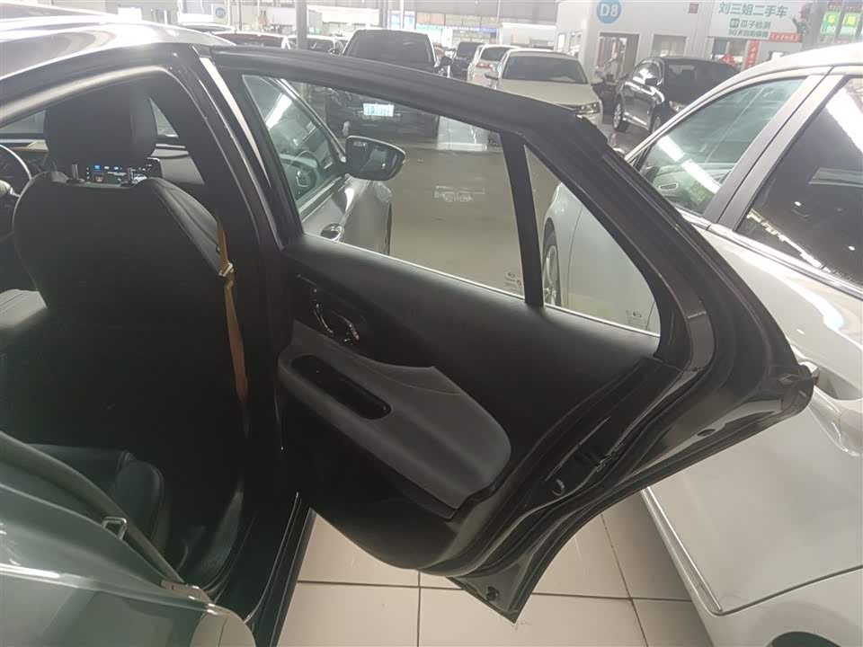 Trumpchi Shadow Leopard