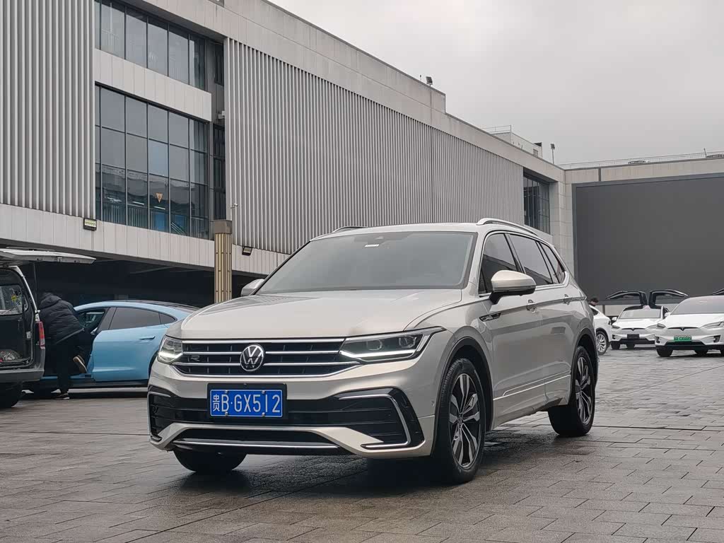 Volkswagen Tiguan L
