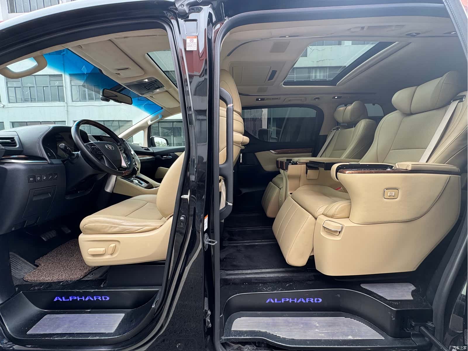 Toyota Alphard, 2015 11