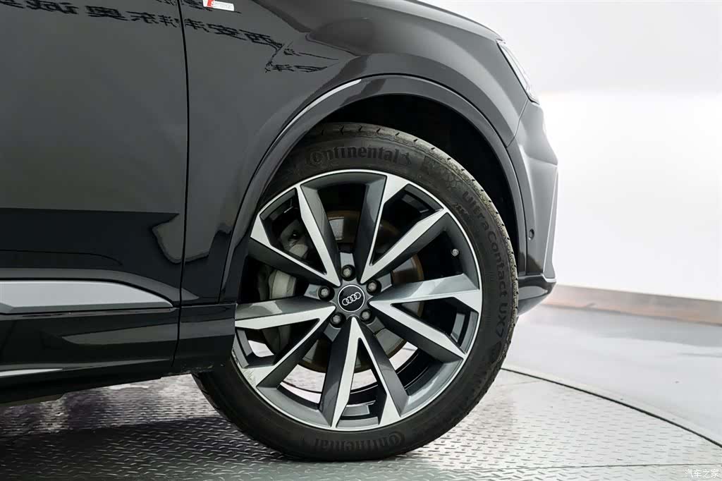Audi Q7, 2024 23
