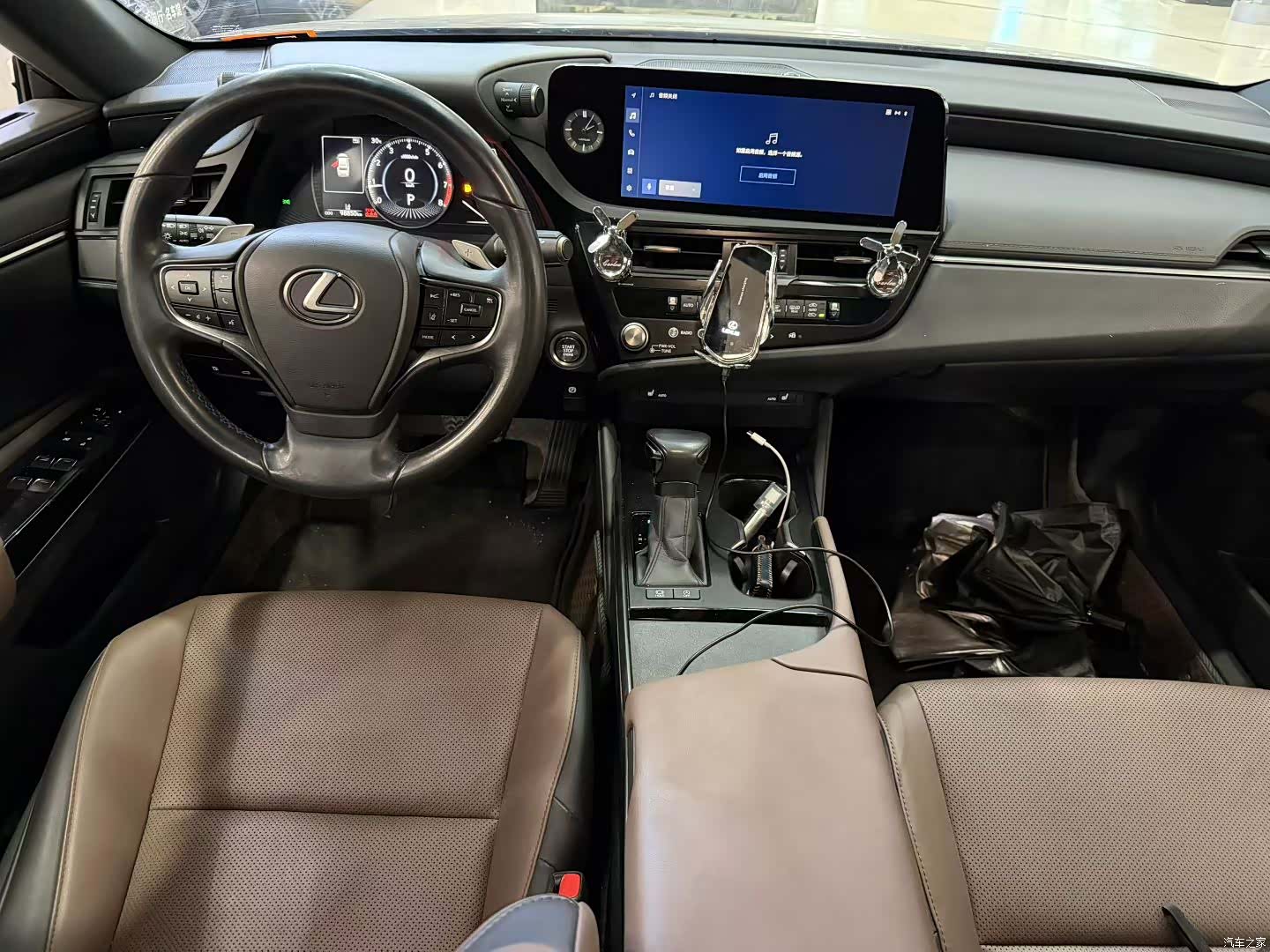 Lexus ES, 2023 9