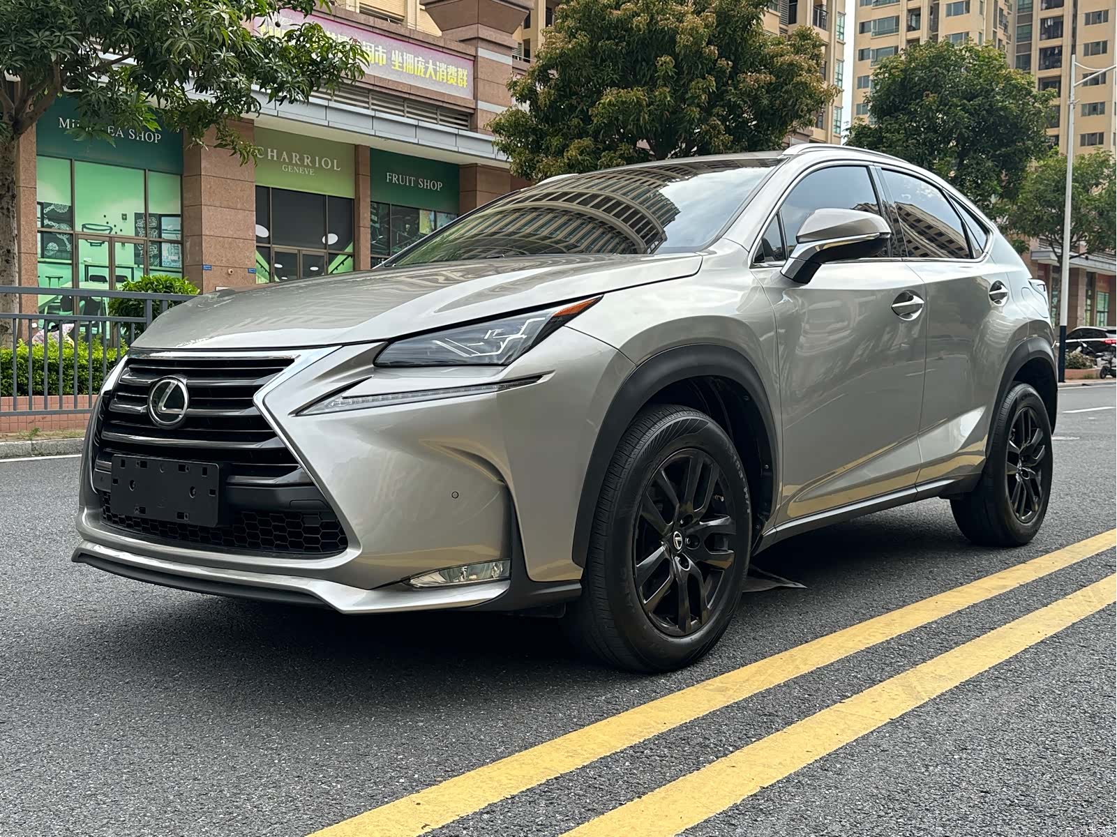 Lexus NX, 2016 1