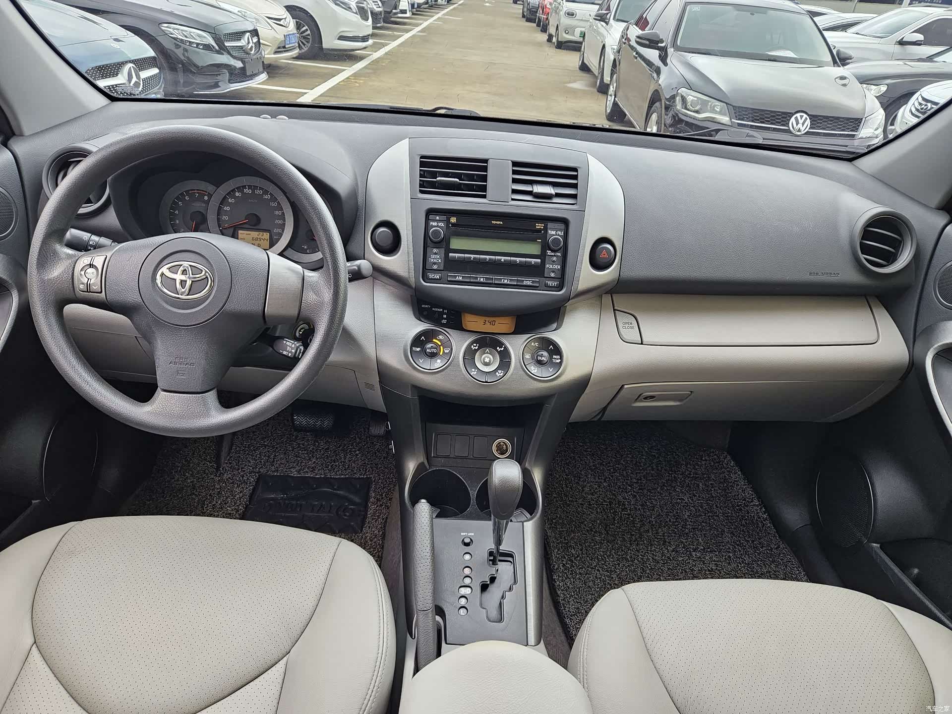 Toyota RAV4, 2011 9