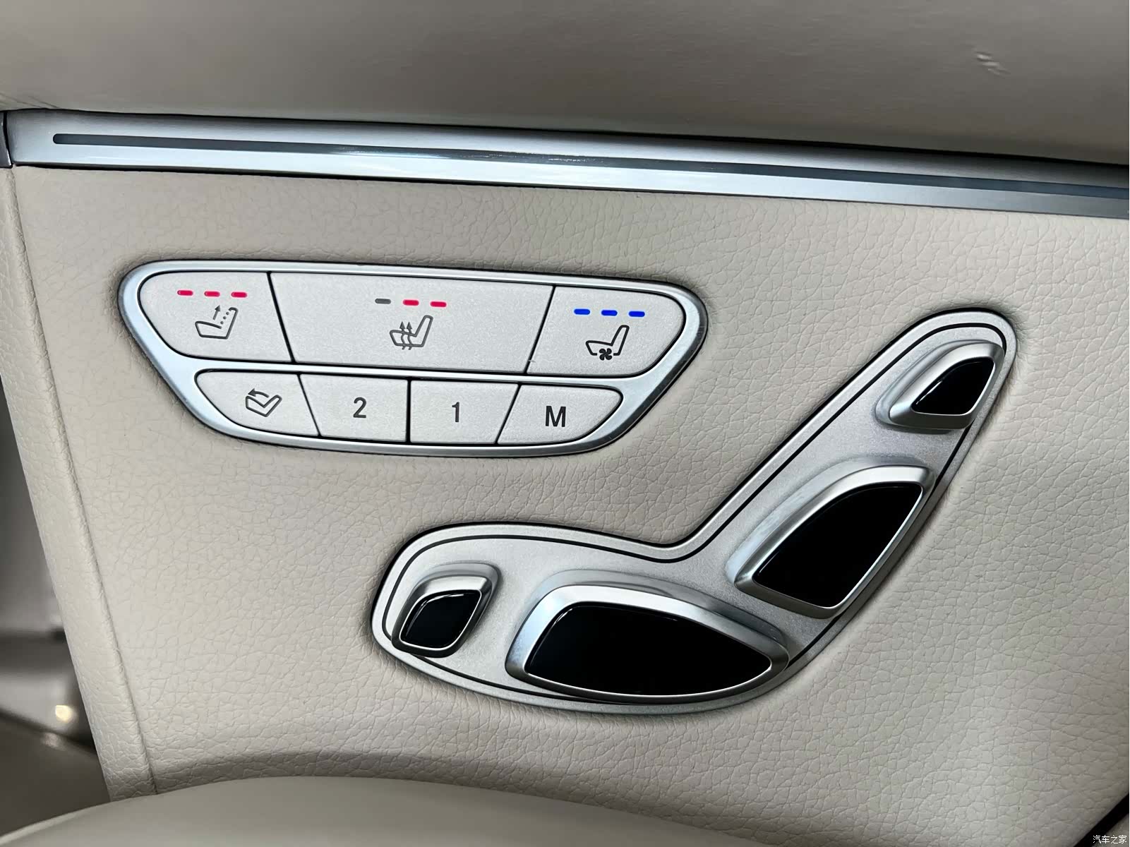 Mercedes-Benz V-Class, 2023 19