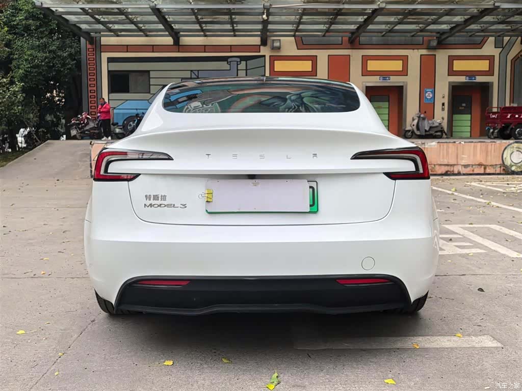 Tesla Model 3, 2024 16