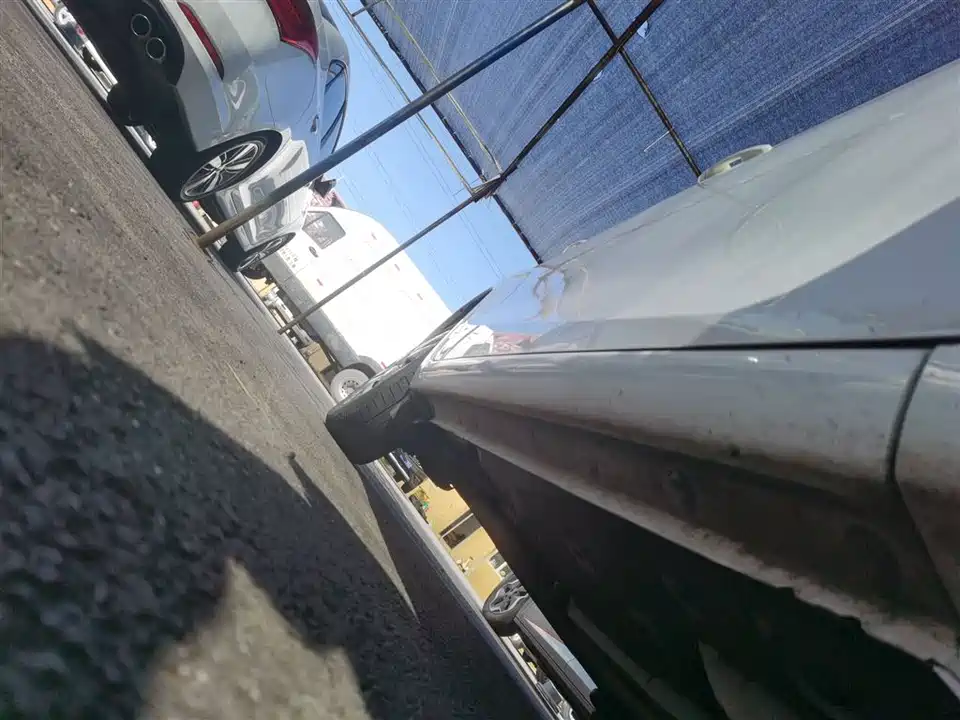 Toyota YARiS L to enjoy