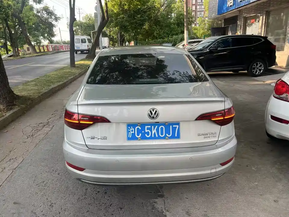 Volkswagen Sagitar