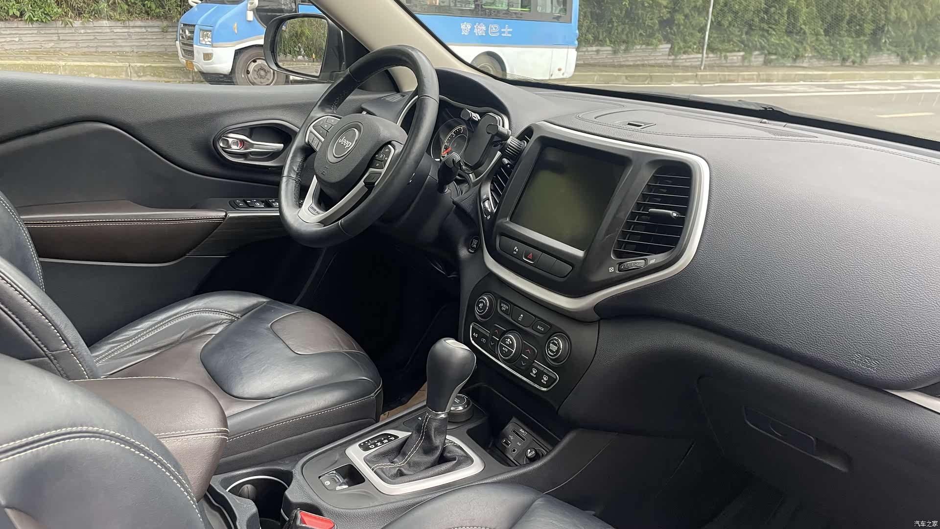 Jeep Cherokee, 2015 8