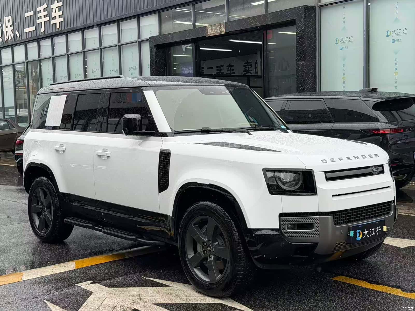 Land Rover Defender, 2025 3