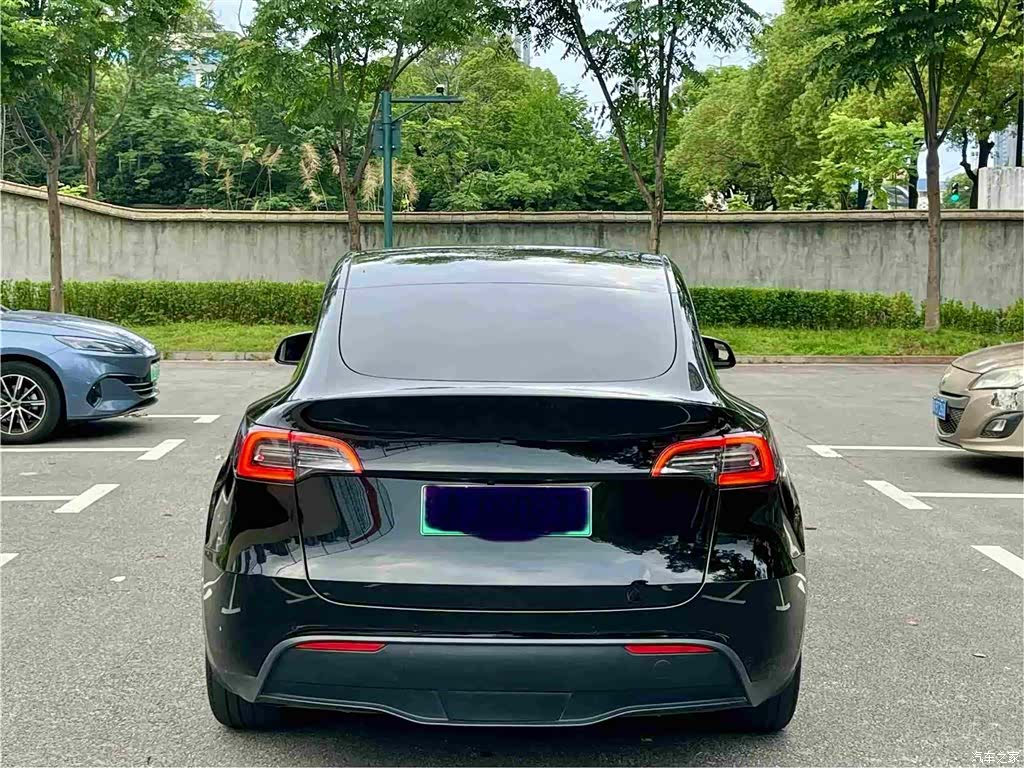 Tesla Model Y, 2022 10
