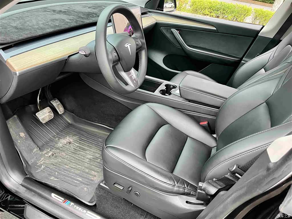 Tesla Model Y, 2022 4