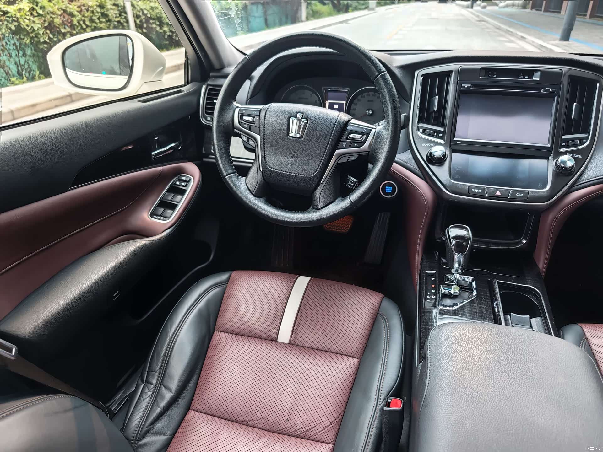 Toyota Crown, 2017 12