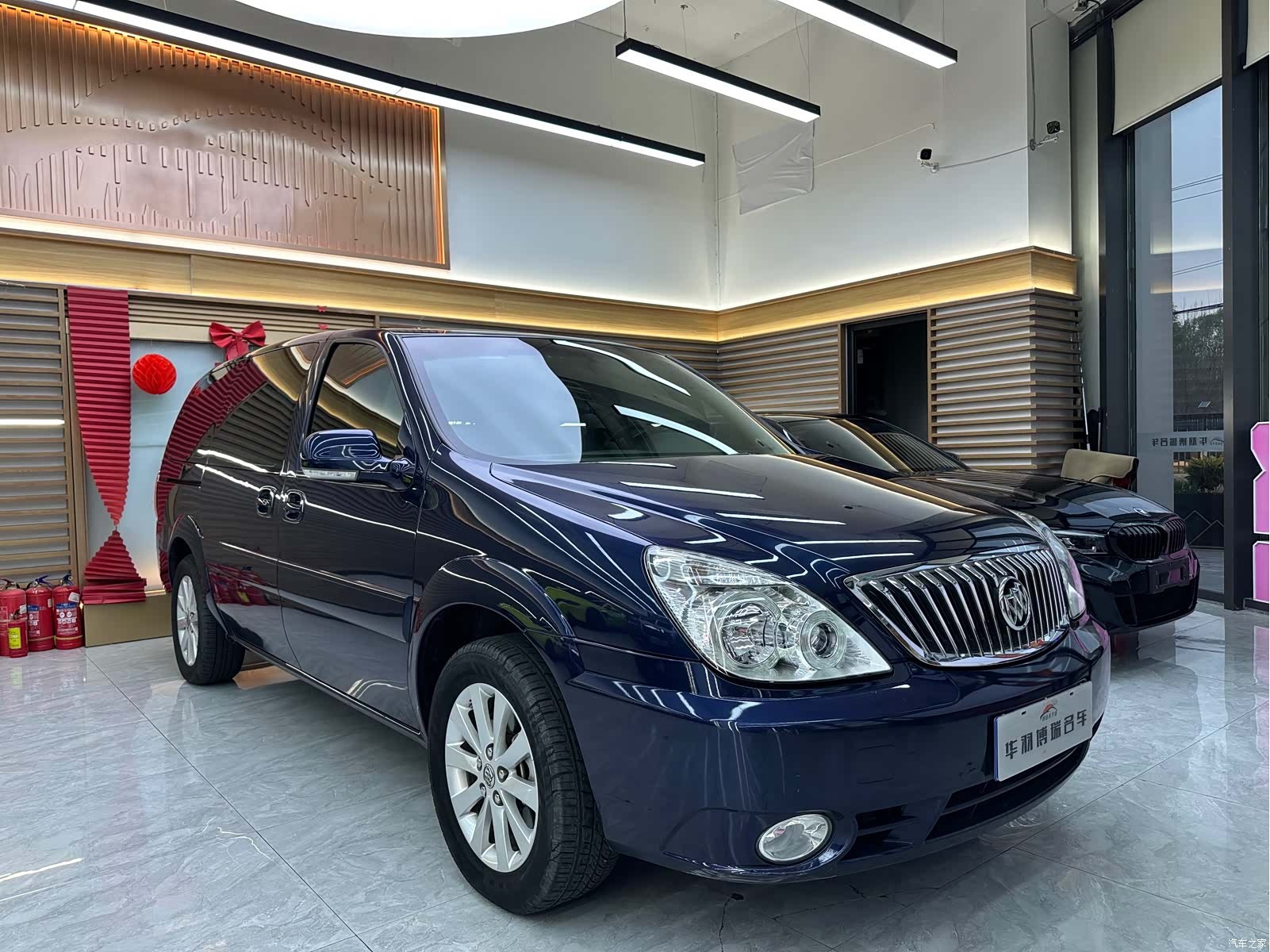 Buick GL8, 2012 3