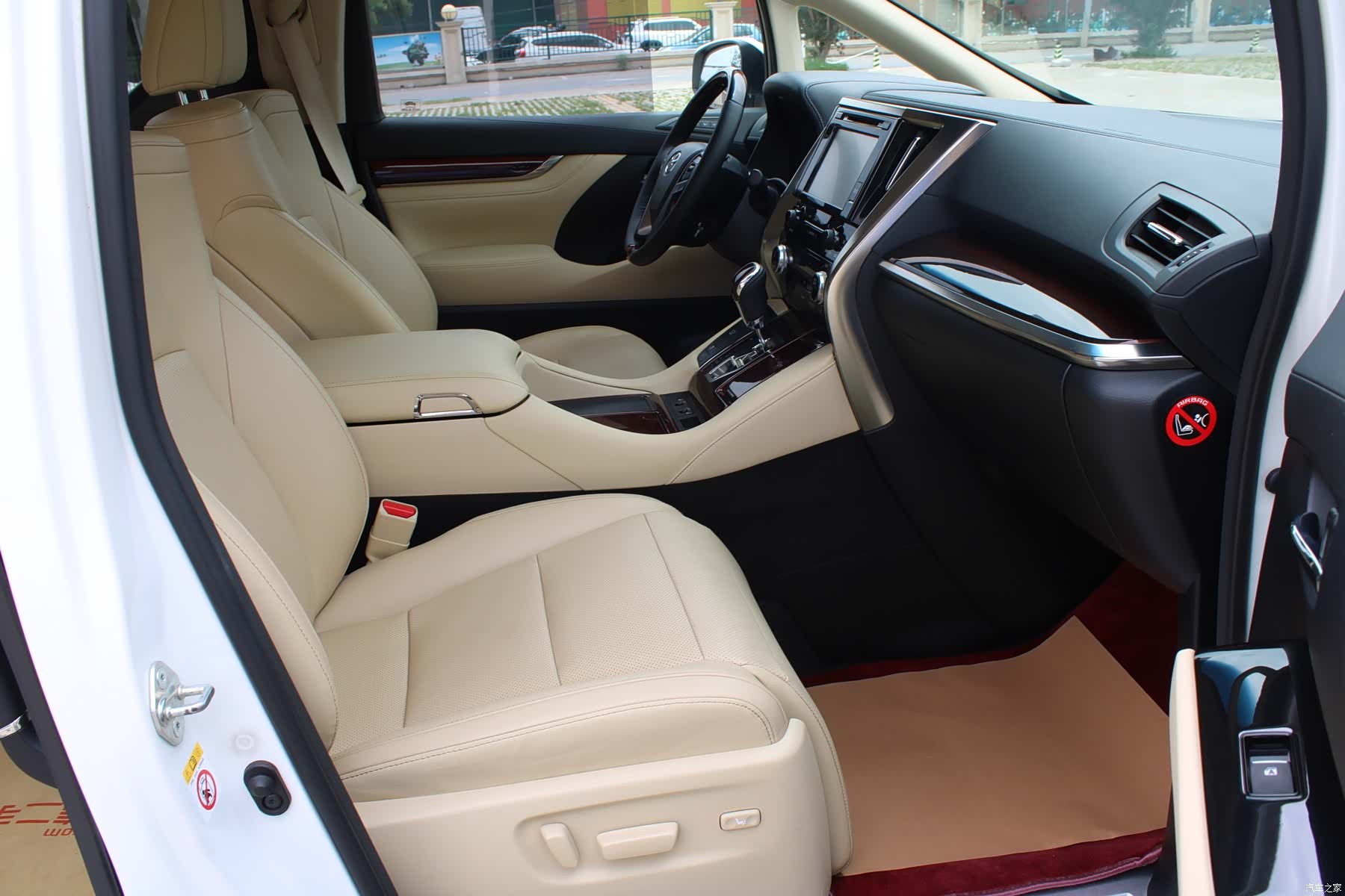 Toyota Alphard, 2016 13