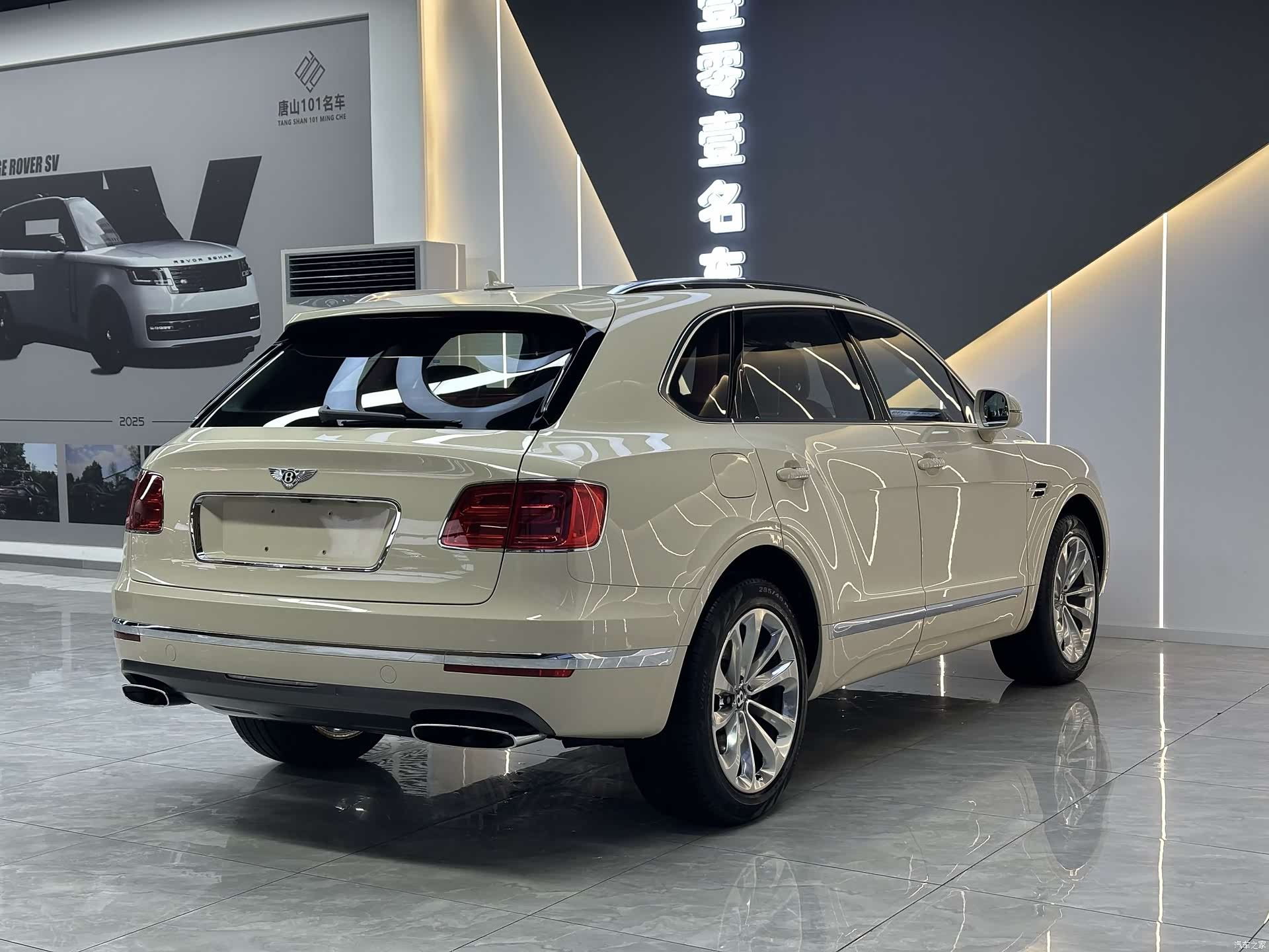 Bentley Bentayga, 2017 4