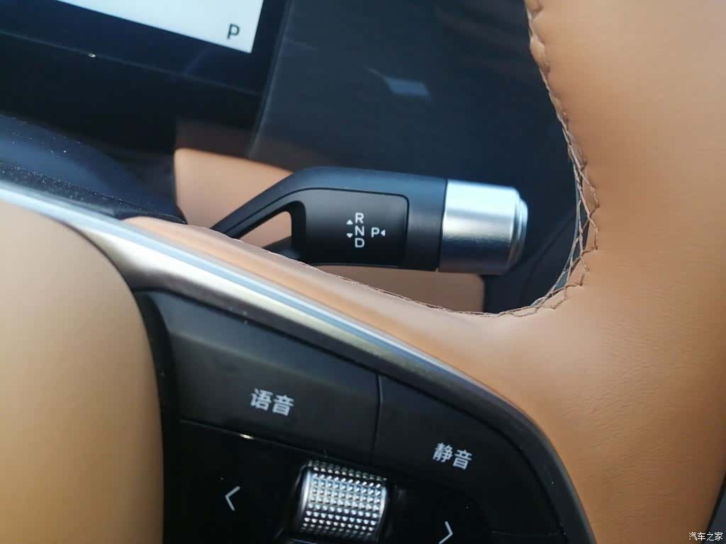 Geely Galaxy L7, 2025 10