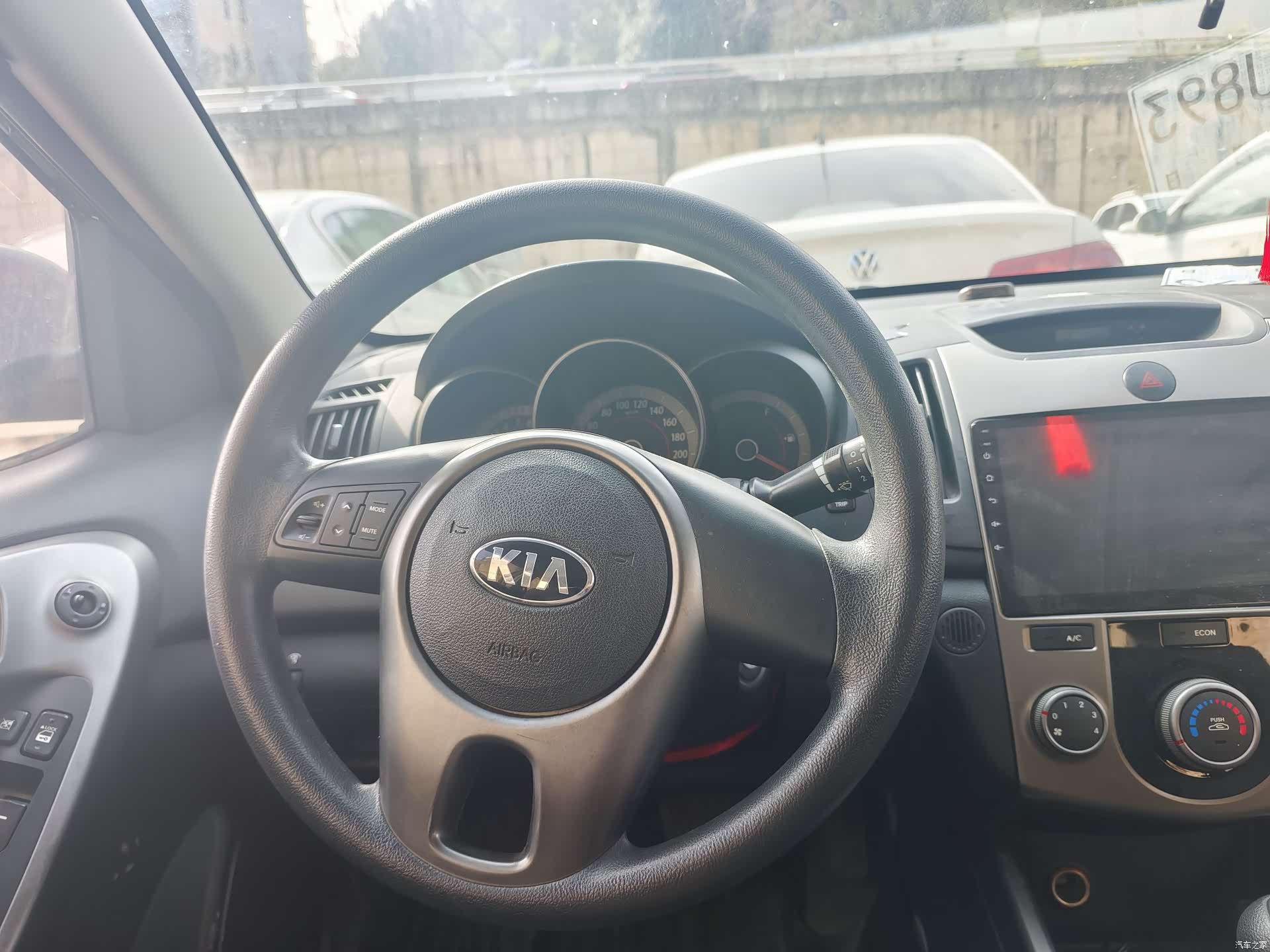 Kia GLS, 2013 7