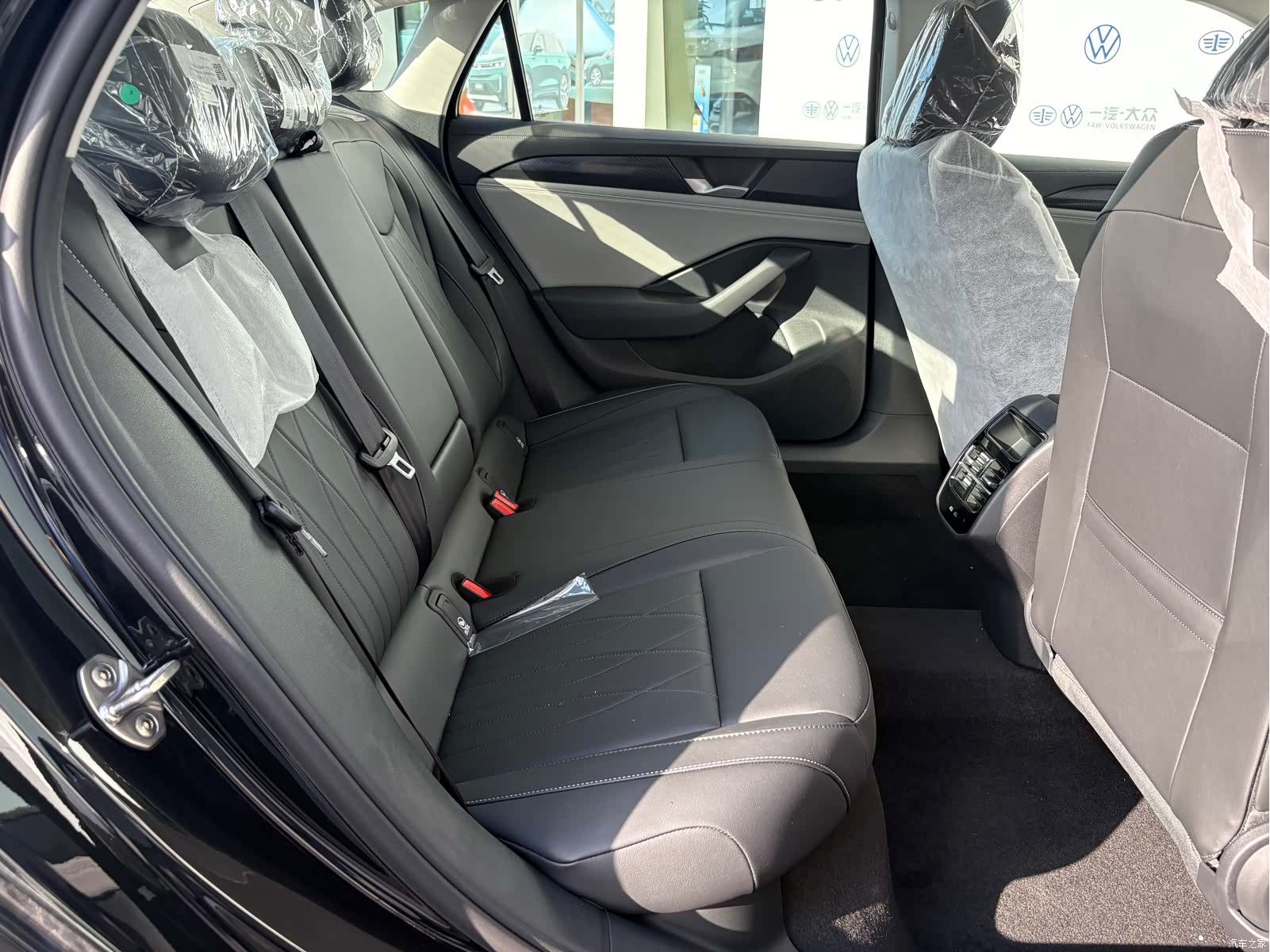 Volkswagen Magotan, 2026 7